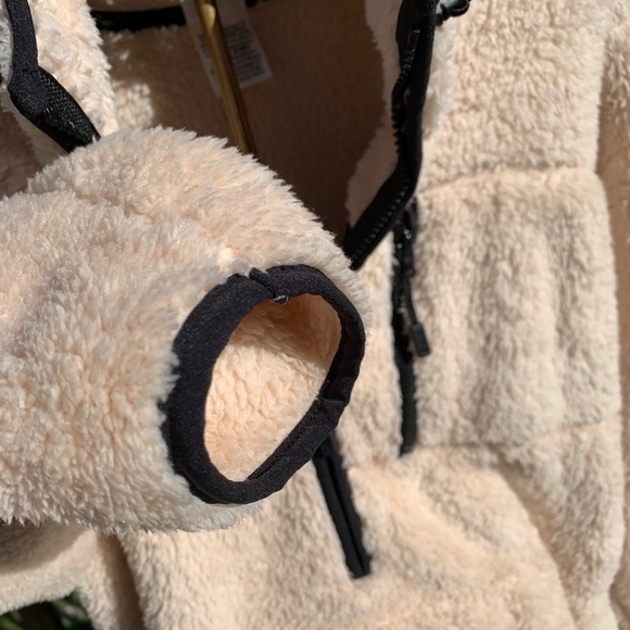 Pink by Victoria‘s Secret Sherpa pullover - Picture 5 of 10